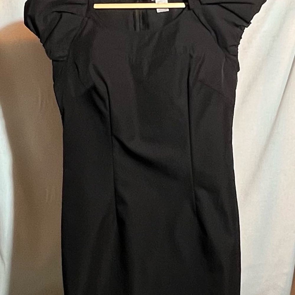 Esley Black sleeveless details midi dress